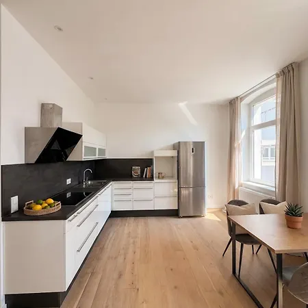 Apartmán Zentral & Geraeumig Im Herzen Von