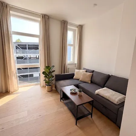 Zentral & Geraeumig Im Herzen Von Apartmán *
