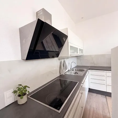 Zentral & Geraeumig Im Herzen Von Apartmán *